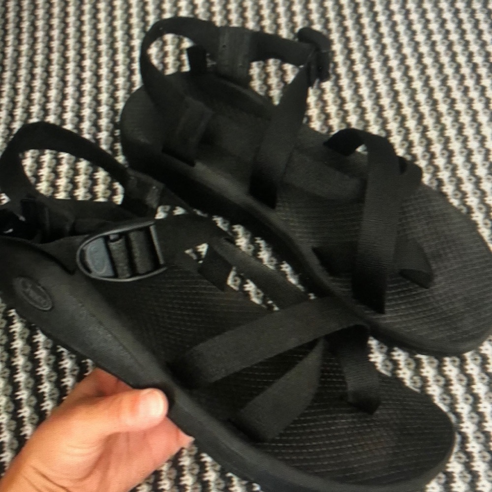 Chaco all black sandal women’s